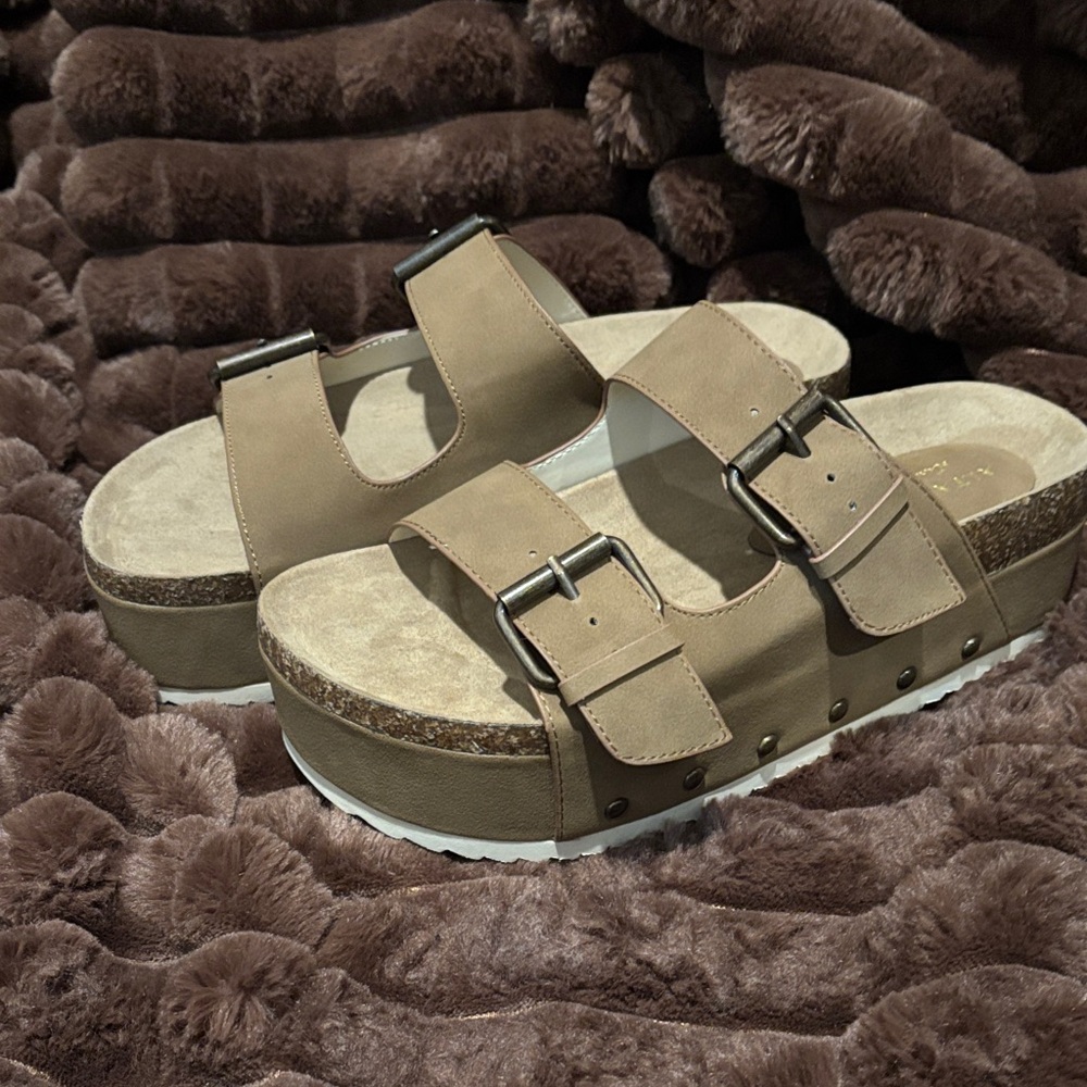 Altar'd State Serena platform sandals